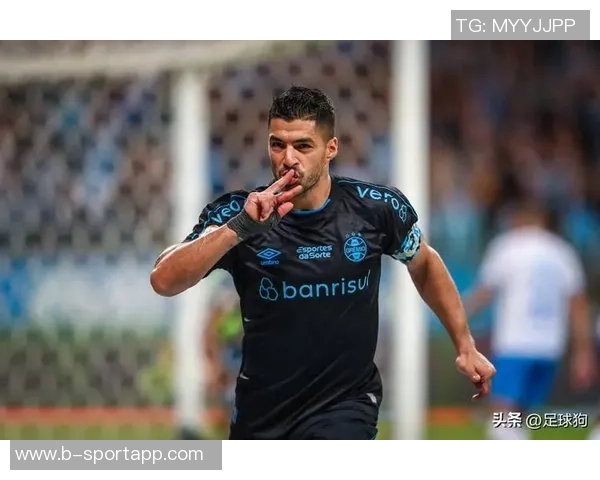 苏亚雷斯遭对方球员侵犯倒地牙哥愤怒指责裁判失职